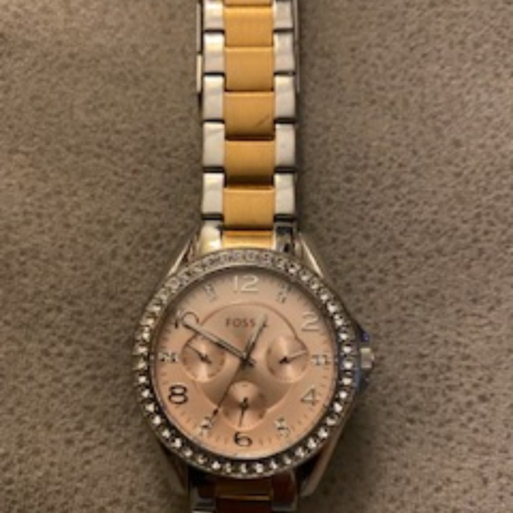 FOSSIL WOMANS WATCH
